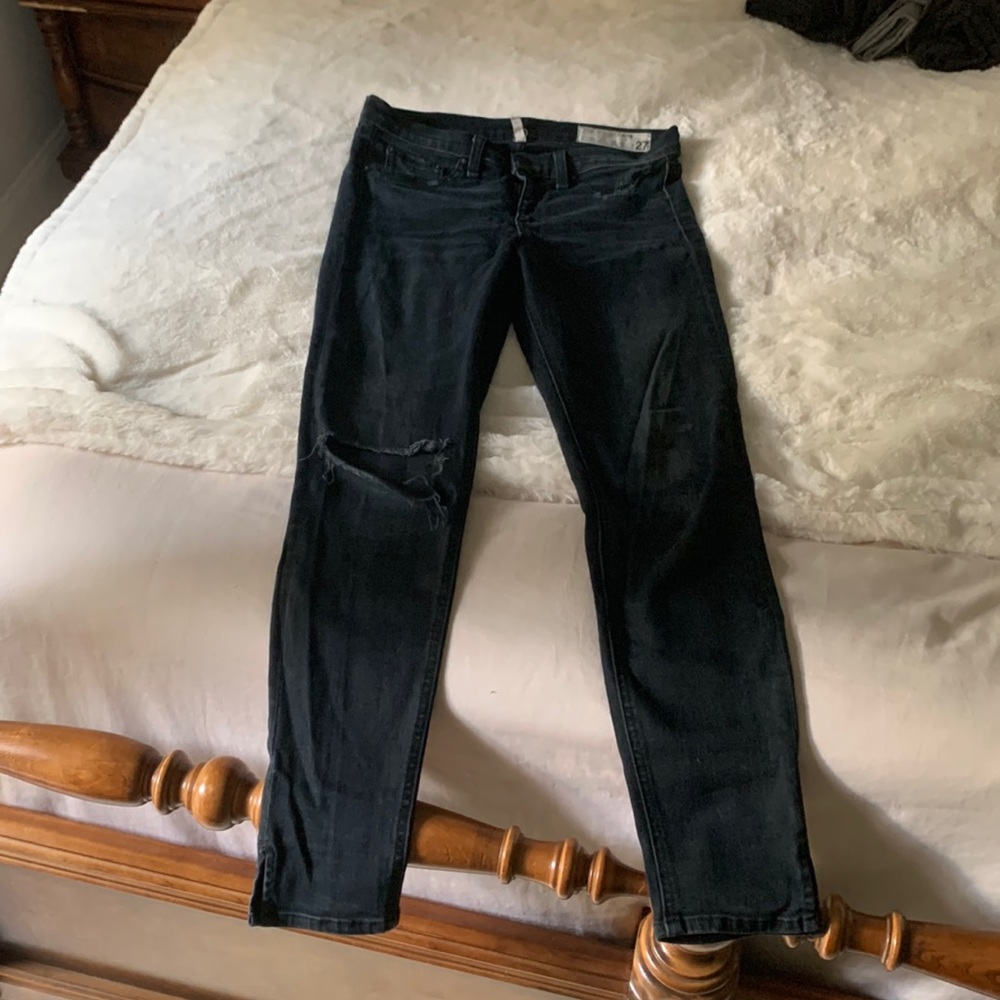 Rag & bone 10 inch Capri. Color: Steele